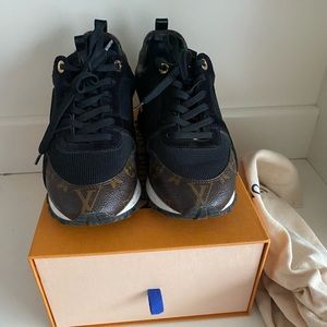 Louis Vuitton run away sneaker